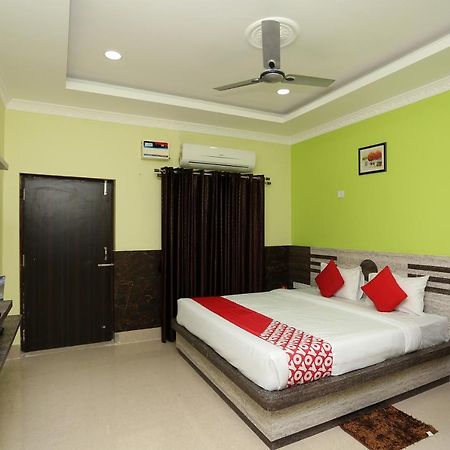 Oyo 24317 Aditya Guest House 3 Bhubaneswar Buitenkant foto