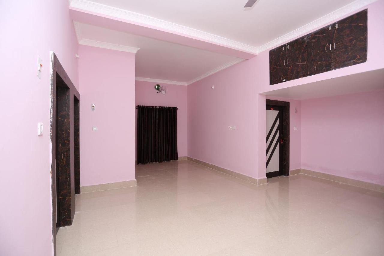 Oyo 24317 Aditya Guest House 3 Bhubaneswar Buitenkant foto