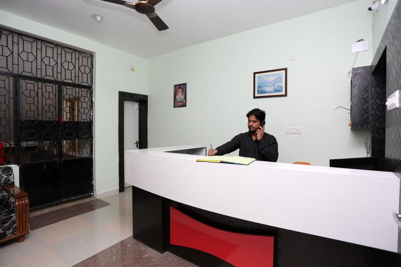 Oyo 24317 Aditya Guest House 3 Bhubaneswar Buitenkant foto