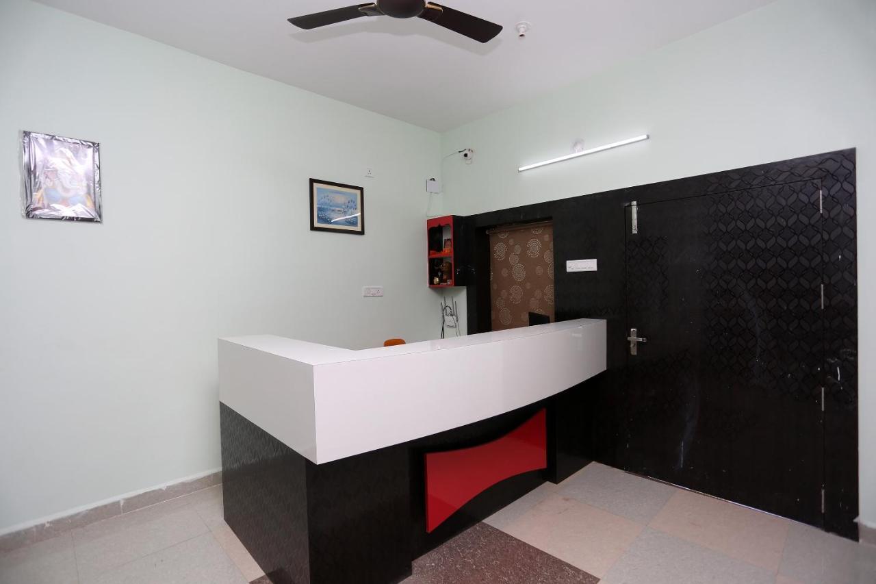 Oyo 24317 Aditya Guest House 3 Bhubaneswar Buitenkant foto