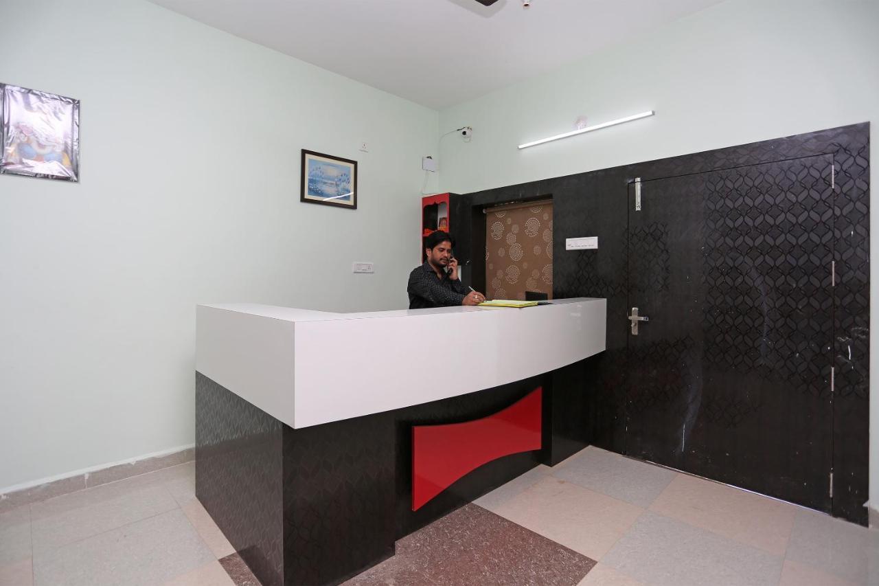 Oyo 24317 Aditya Guest House 3 Bhubaneswar Buitenkant foto