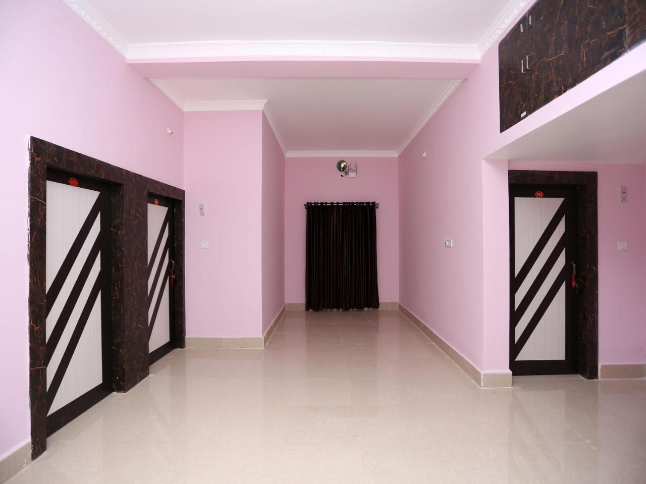 Oyo 24317 Aditya Guest House 3 Bhubaneswar Buitenkant foto