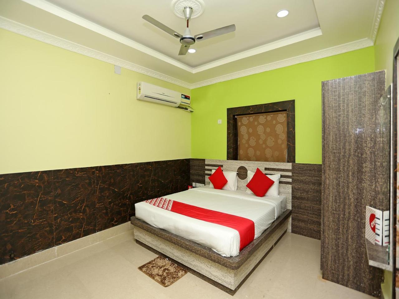 Oyo 24317 Aditya Guest House 3 Bhubaneswar Buitenkant foto