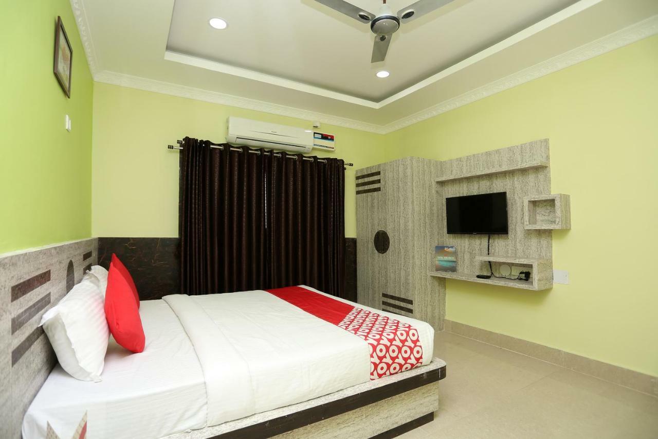 Oyo 24317 Aditya Guest House 3 Bhubaneswar Buitenkant foto
