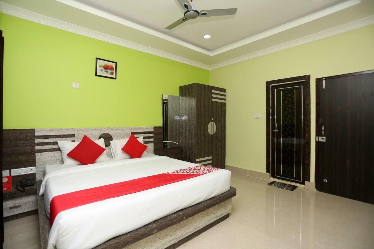 Oyo 24317 Aditya Guest House 3 Bhubaneswar Buitenkant foto